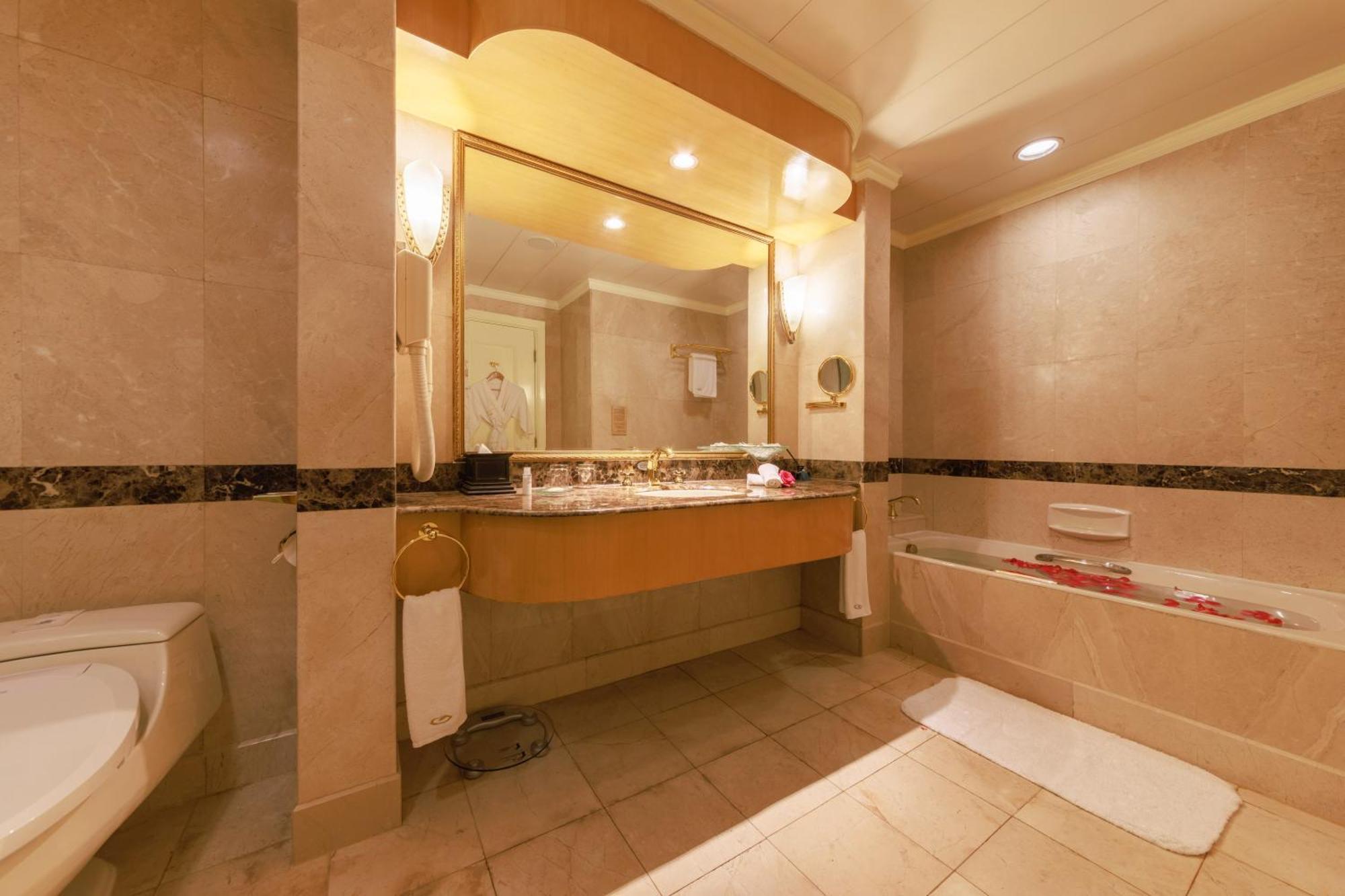 Grand Noble Hotel Dongguan Dongguan  Exterior photo